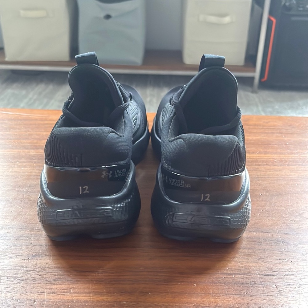 UA Charged Vantage 2 Running Shoes